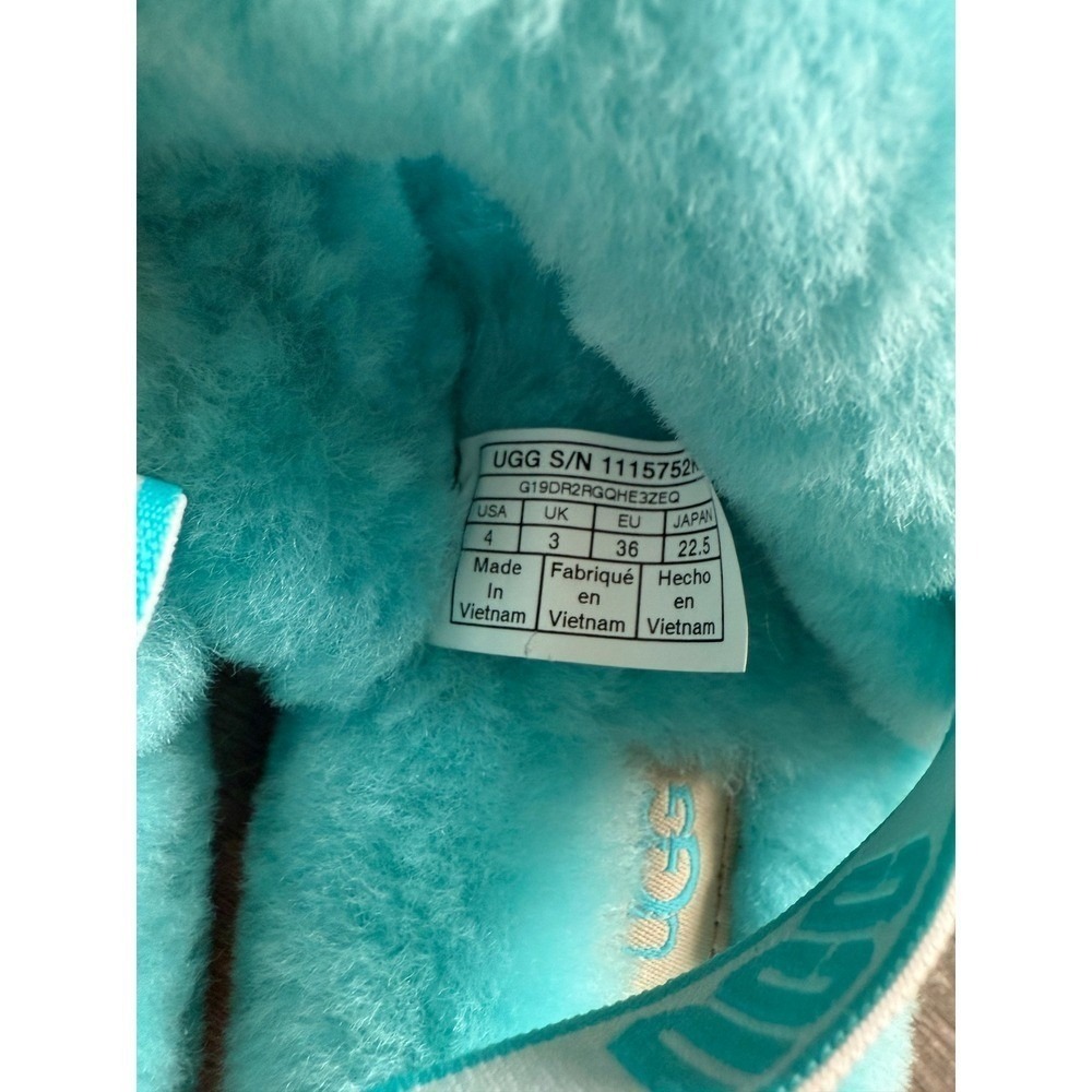 UGG Kids Fluff Yeah Slide Turquoise Blue Sheepskin Cozy Sandals Size 4 - Picture 4 of 6